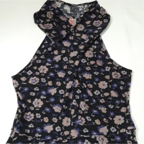 FREE PEOPLE ⭐️  “criss cross flora” dress - Picture 2 of 7